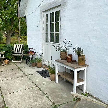 Retreat-style Flat Near Falsled Lägenhet *