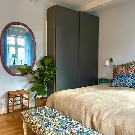 Апартаменты Retreat-style Flat Near Falsled