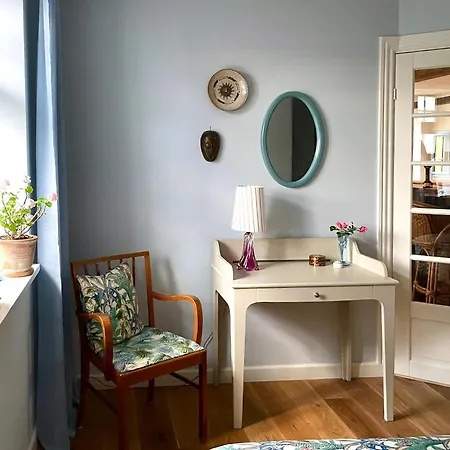 Retreat-style Flat Near Falsled Apartment