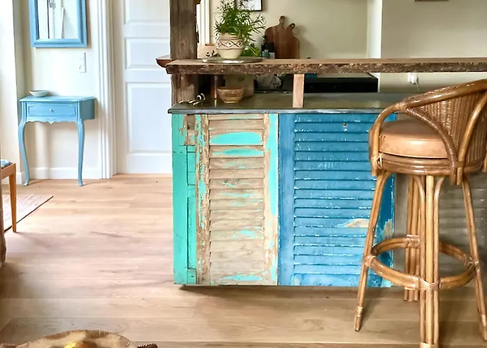 Retreat-style Flat Near Falsled Apartment *