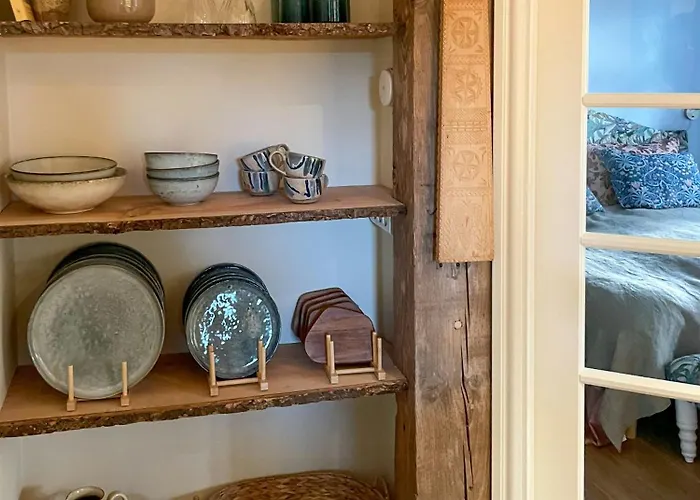 Retreat-style Flat Near Falsled Apartment *