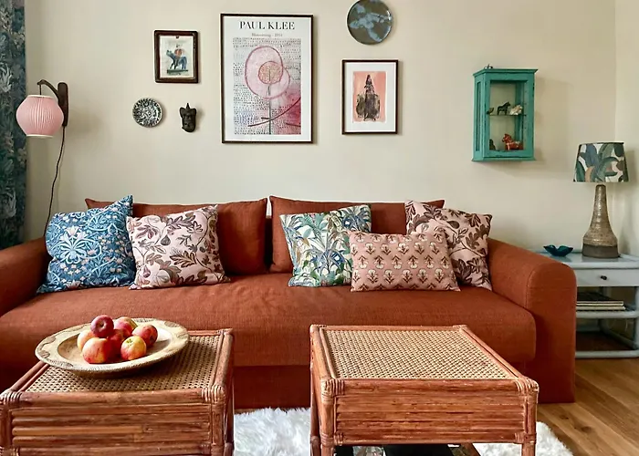 Retreat-style Flat Near Falsled Apartment