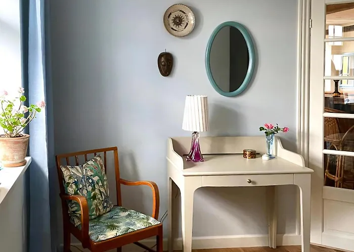 Retreat-style Flat Near Falsled Apartment